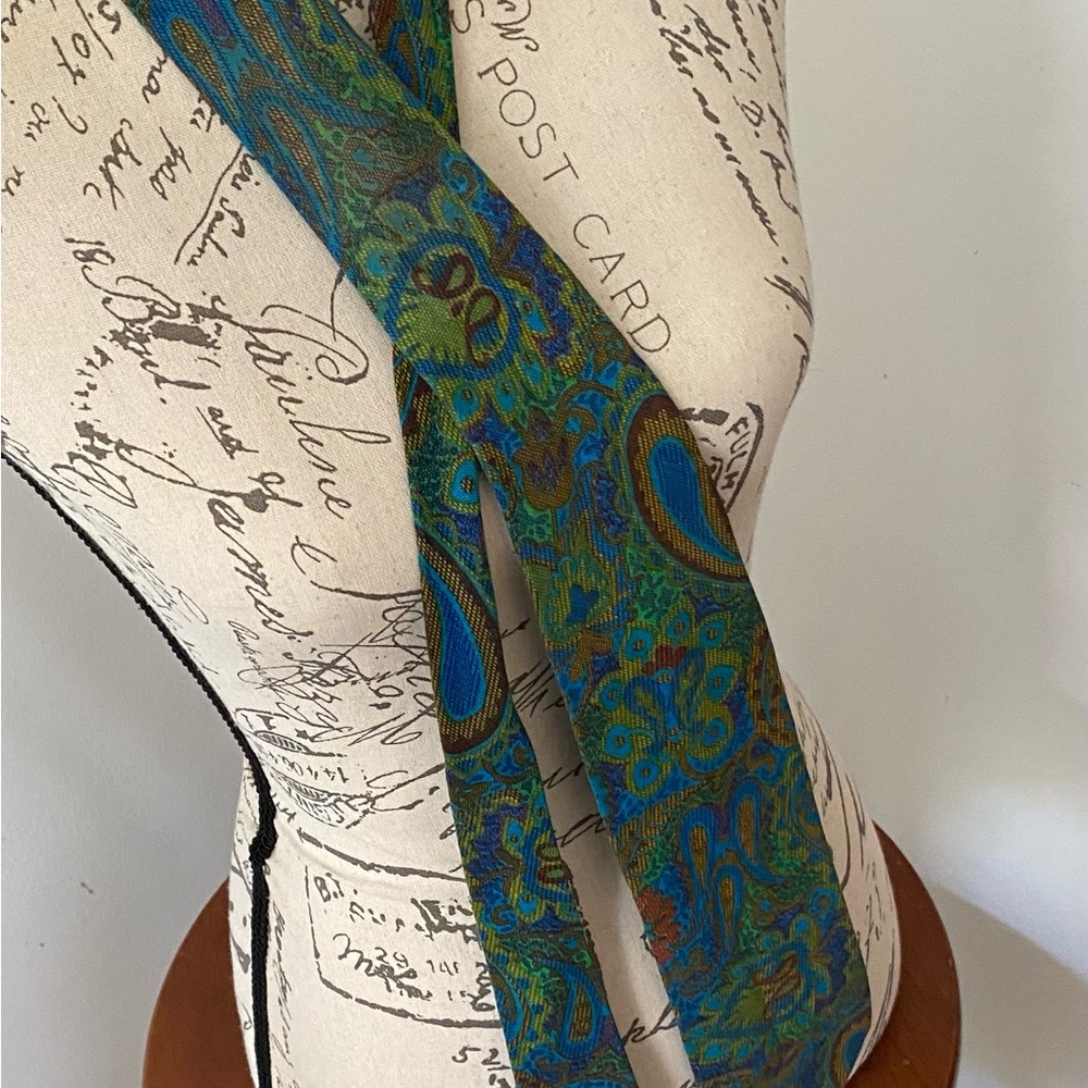 PaisleyTie in Teal and Blue